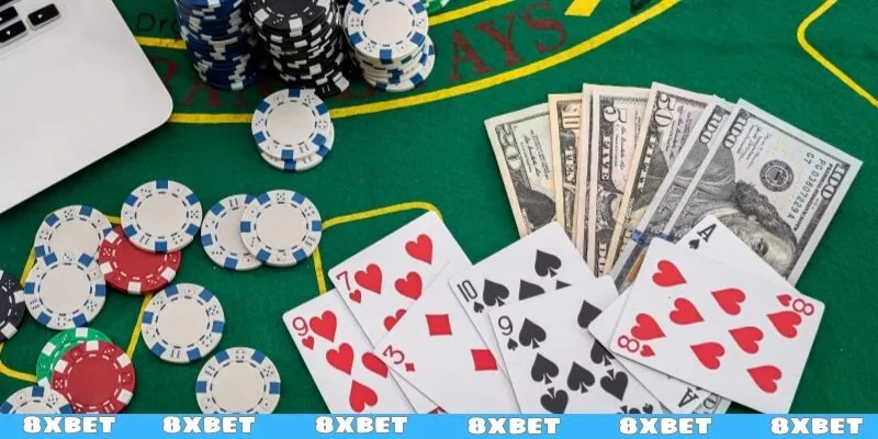 Chơi Phỏm 8XBET tối thượng qua quy luật